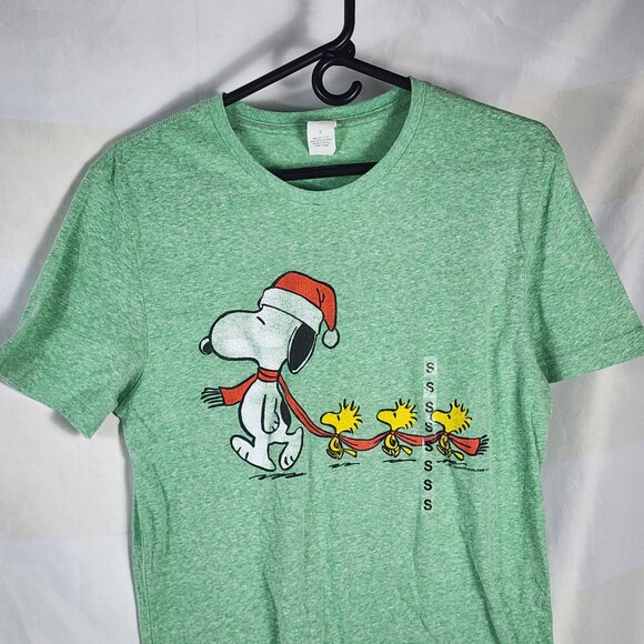 Peanuts Snoopy Sharing a Red Scarf with Woodstocks Green Cotton Poly Tee Size S - Picture 3 of 16